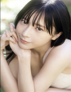 《翘臀美女后进》